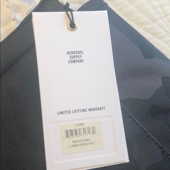 Hershel Supply Co Lane Cross body Night camo. - Picture 8 of 16